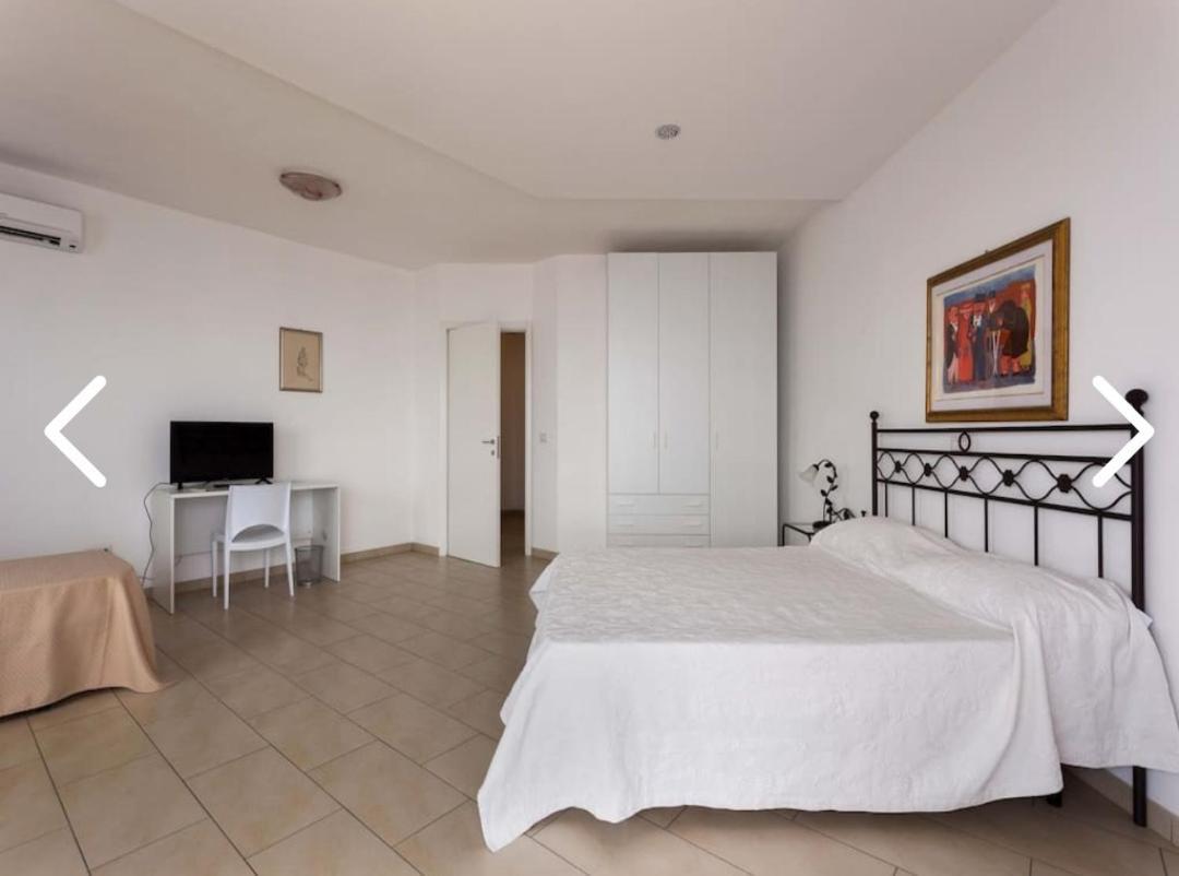 La Nave Sul Mare Di Taormina Bed & Breakfast Летояни Екстериор снимка